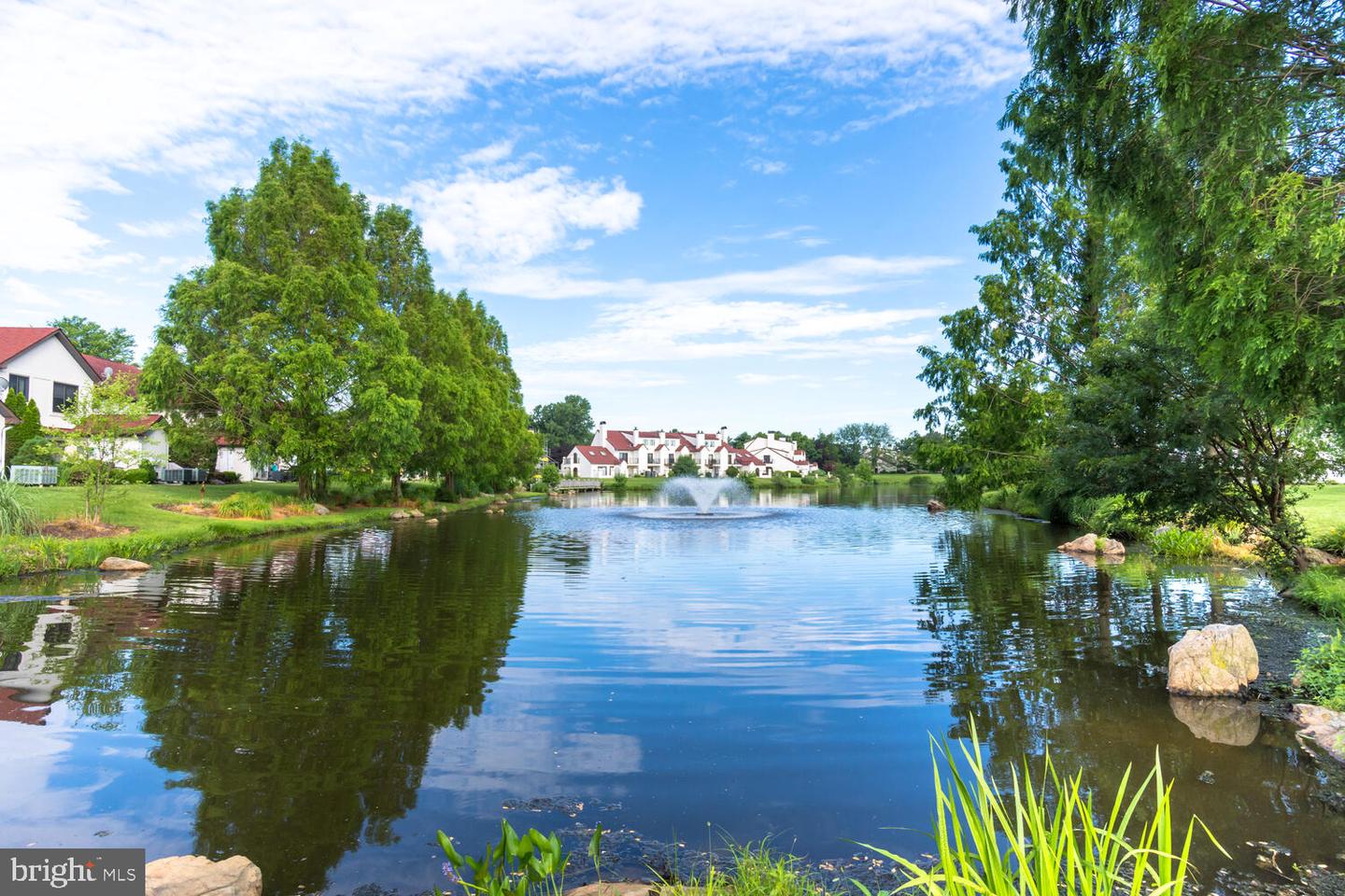 6-B Queen Victoria Way