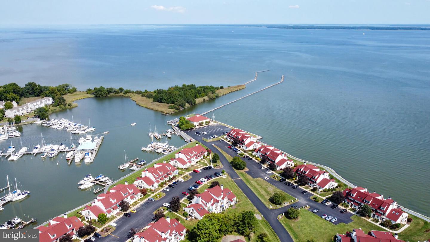 6-B Queen Victoria Way