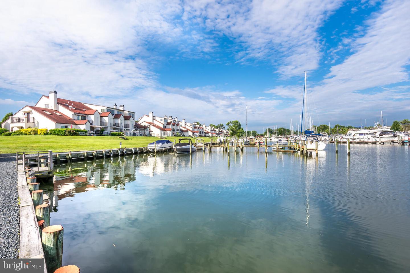 6-B Queen Victoria Way