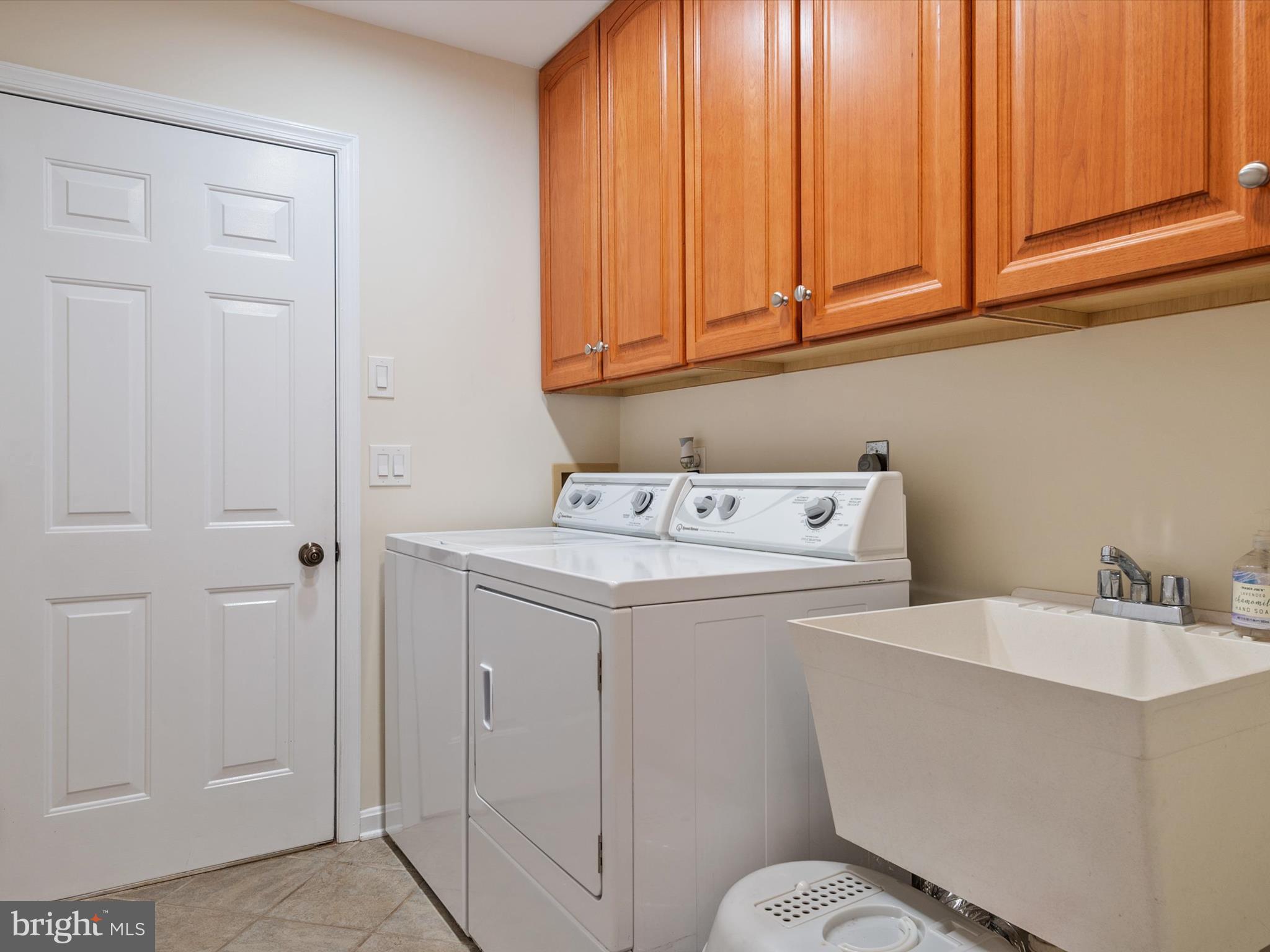 1409 Queen Anne Dr