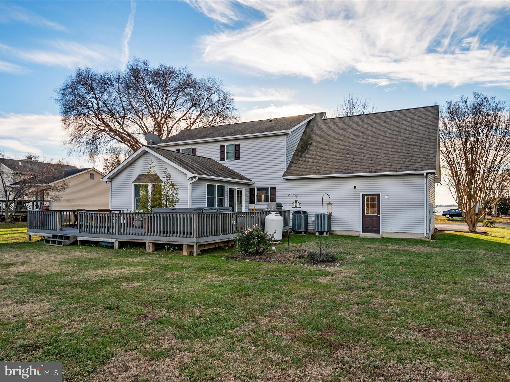 1409 Queen Anne Dr