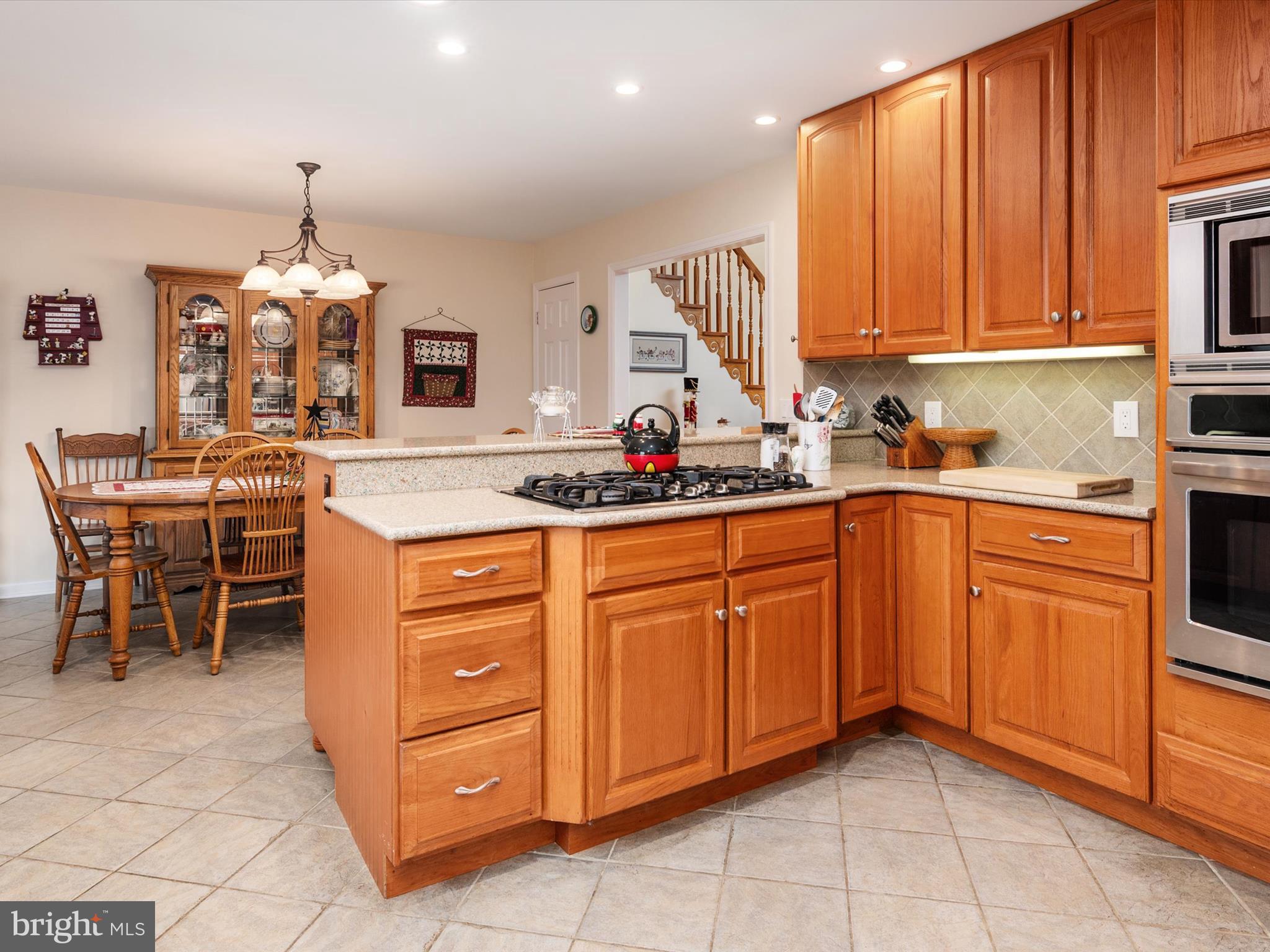 1409 Queen Anne Dr