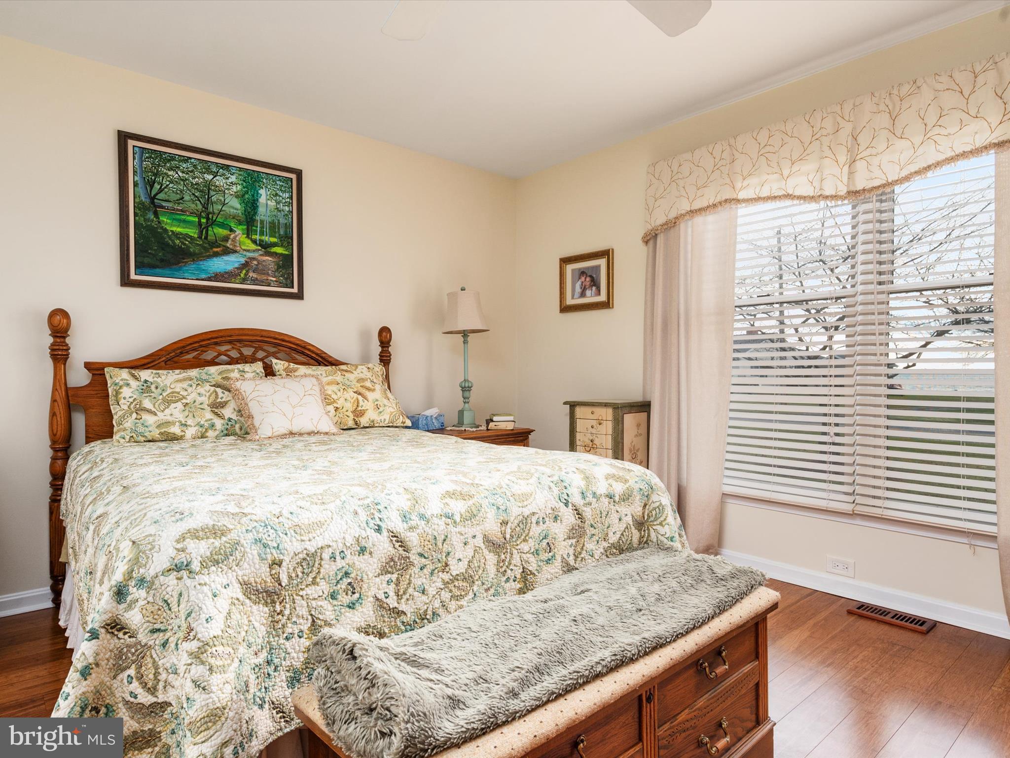 1409 Queen Anne Dr