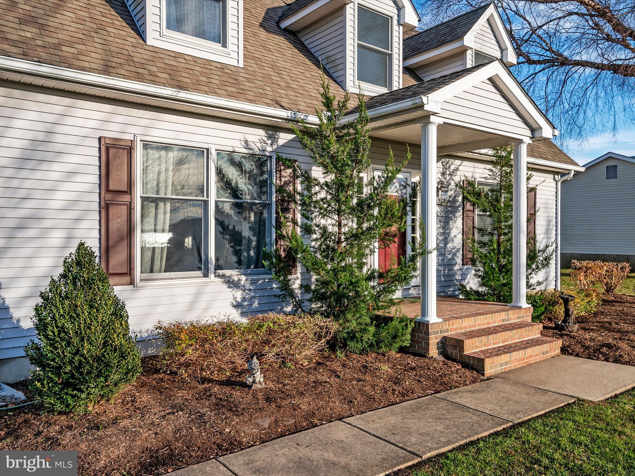 1409 Queen Anne Dr