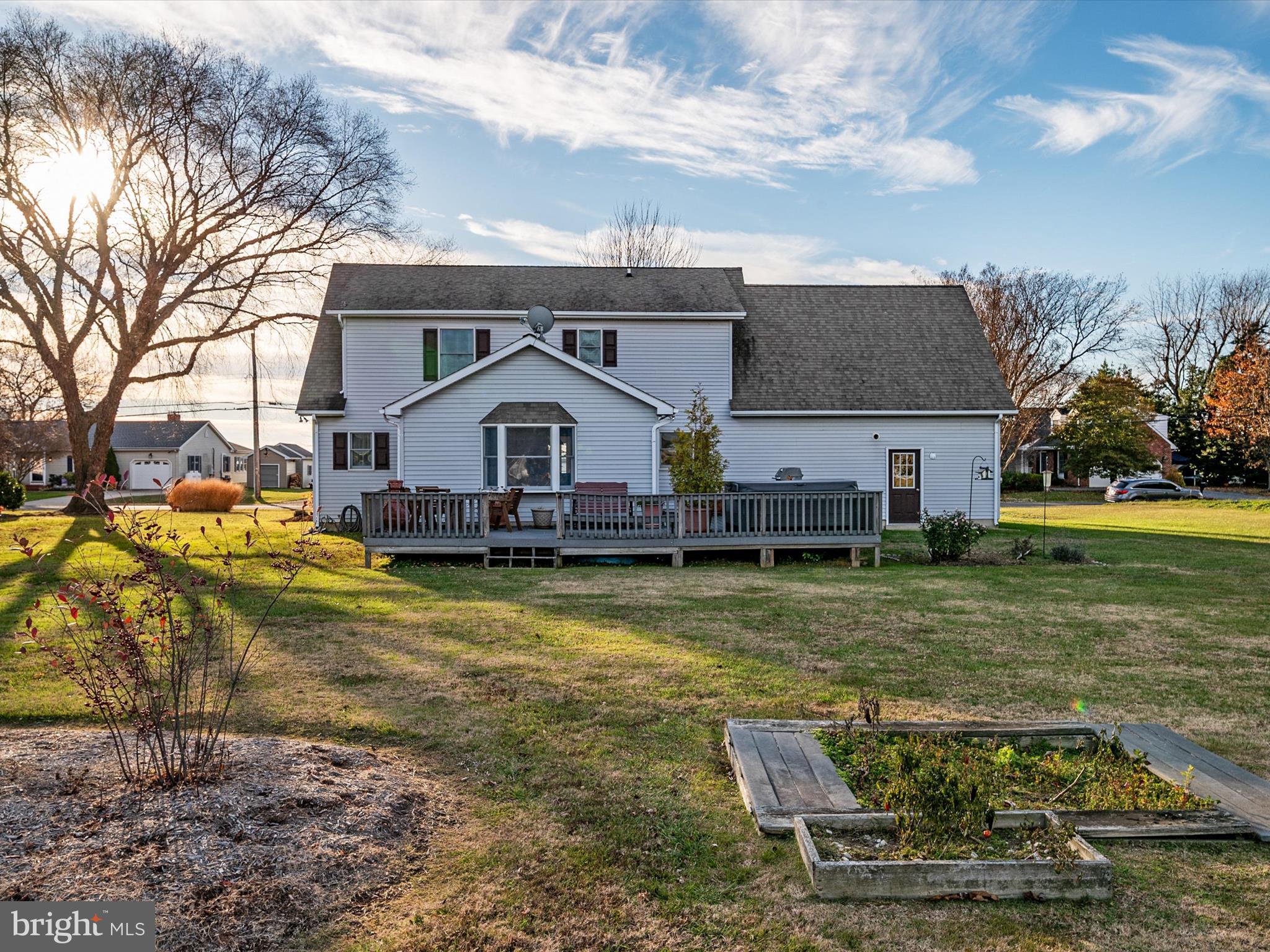 1409 Queen Anne Dr