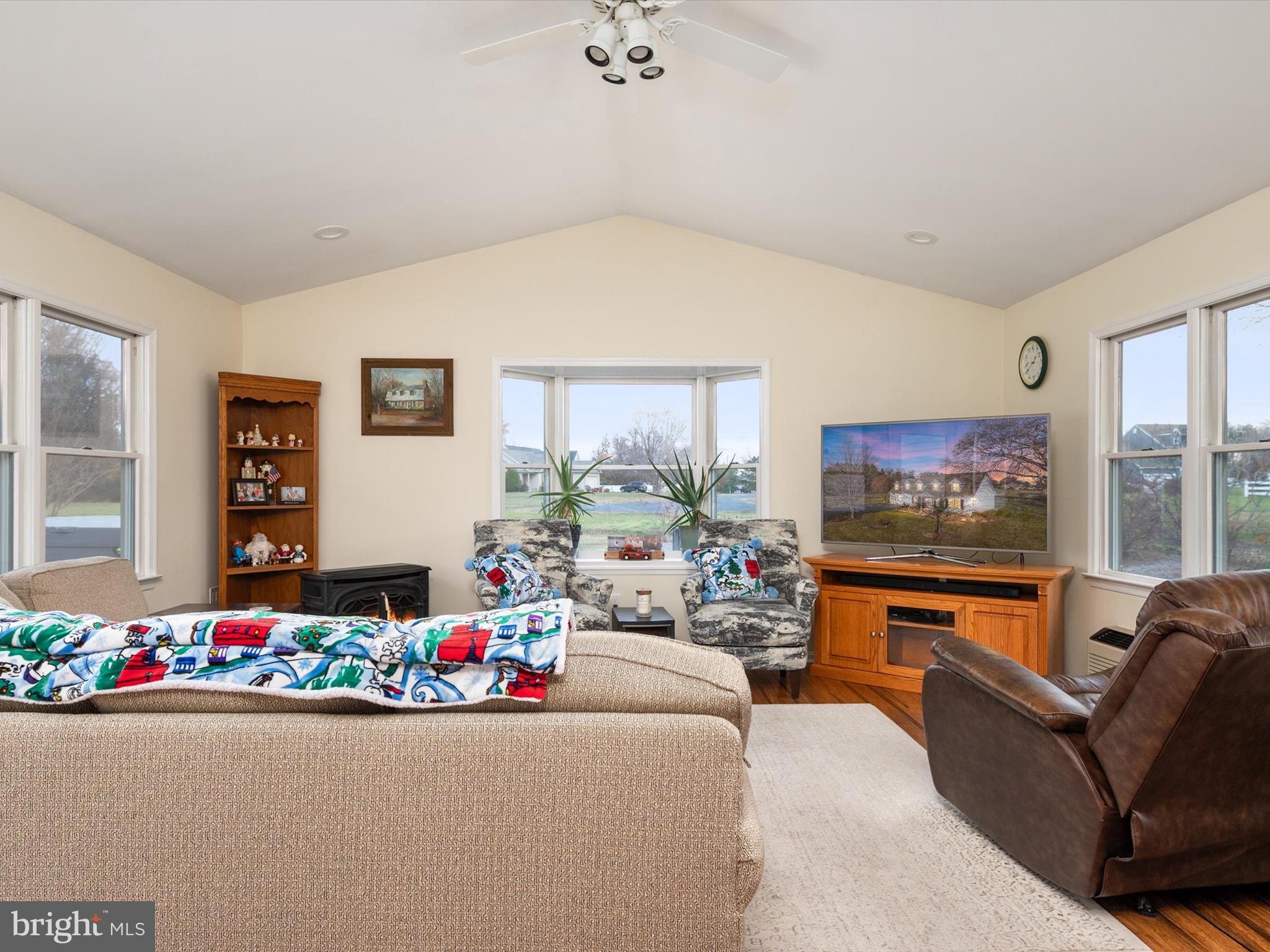 1409 Queen Anne Dr