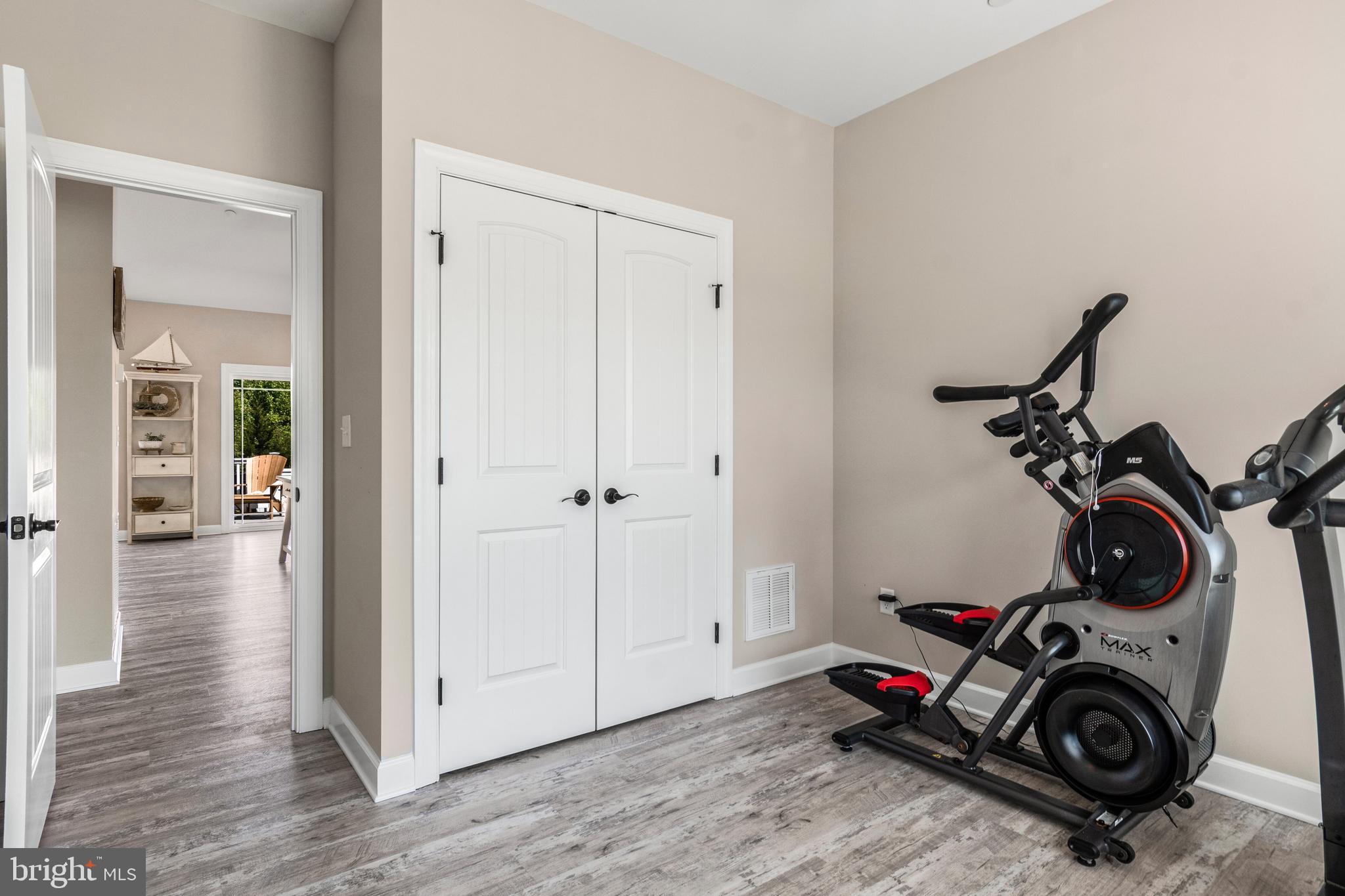 126 Woodfield Ct