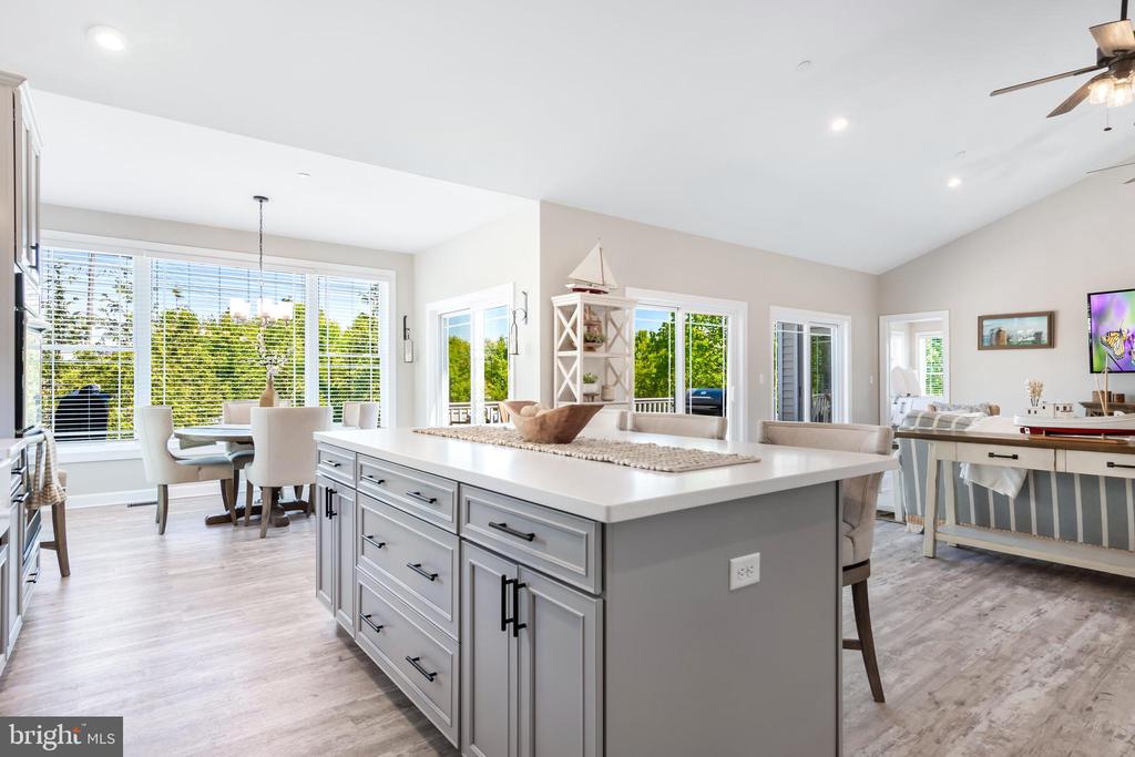 126 Woodfield Ct