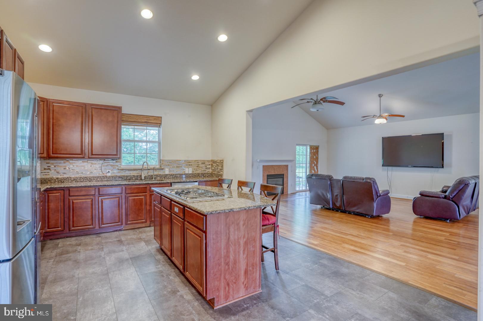 104 Echo Ln