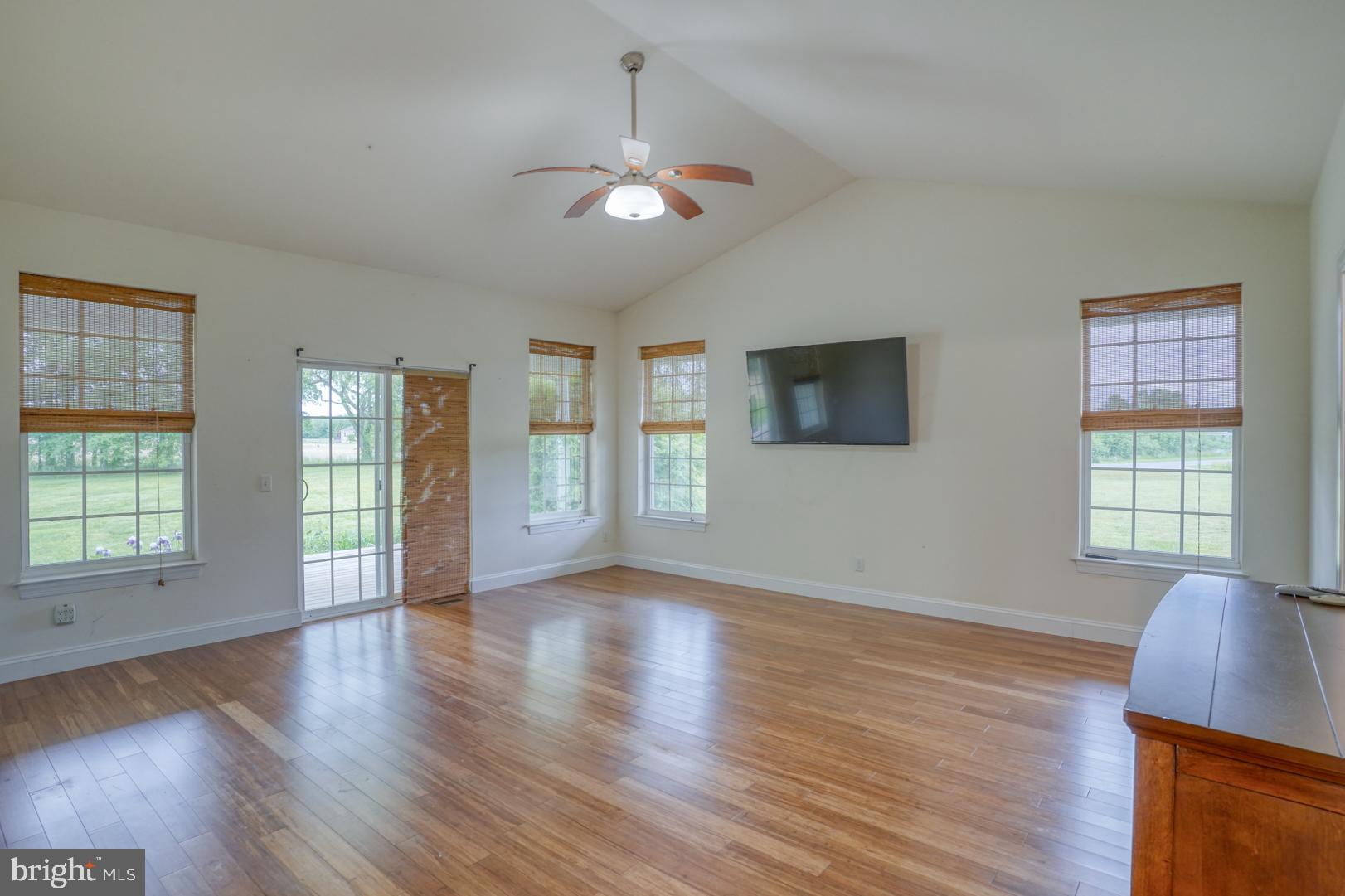 104 Echo Ln
