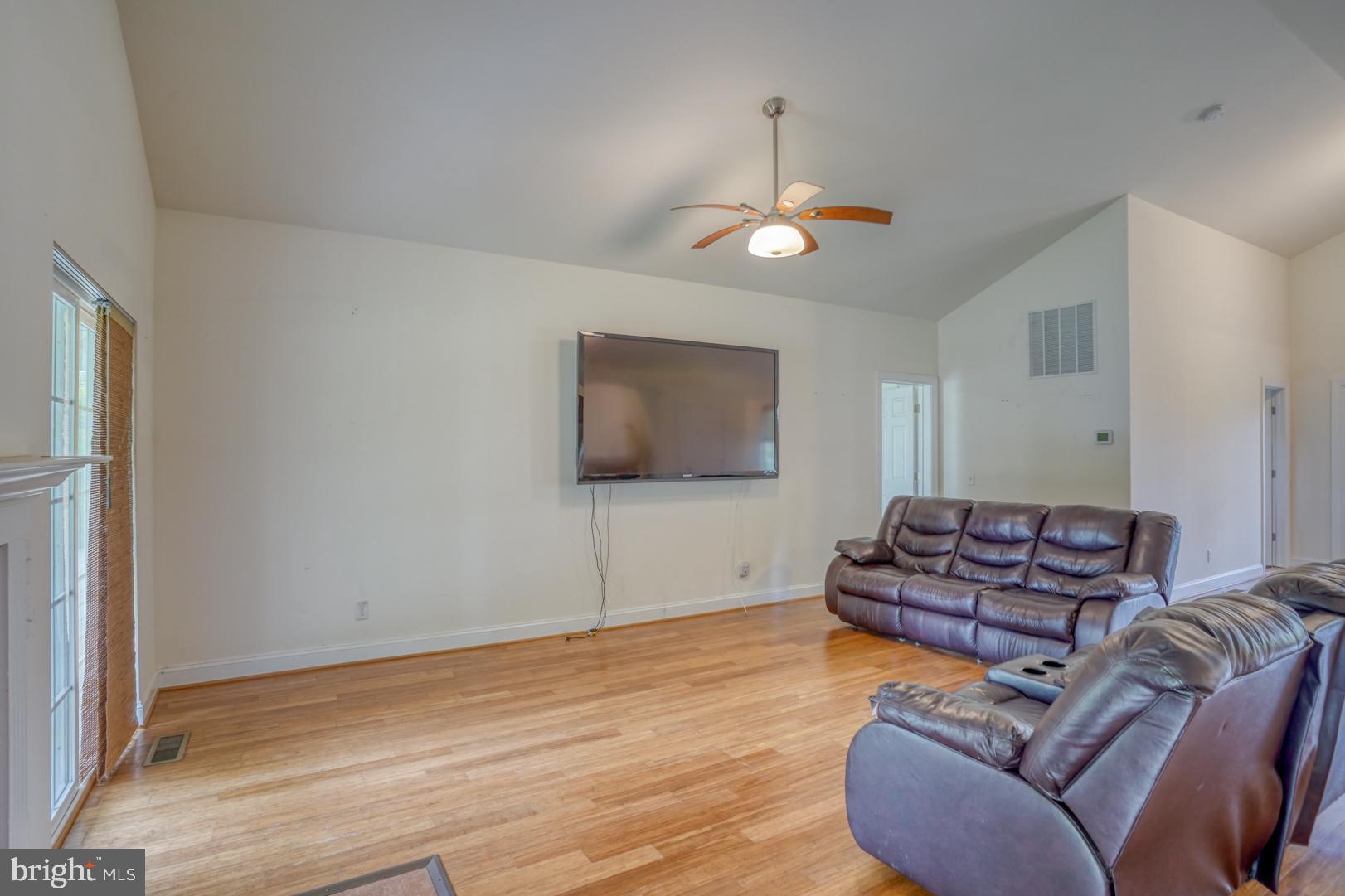 104 Echo Ln