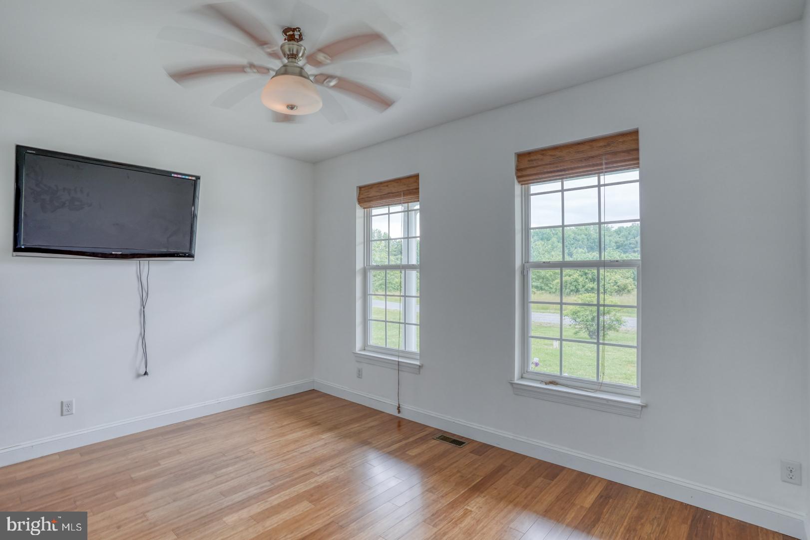 104 Echo Ln