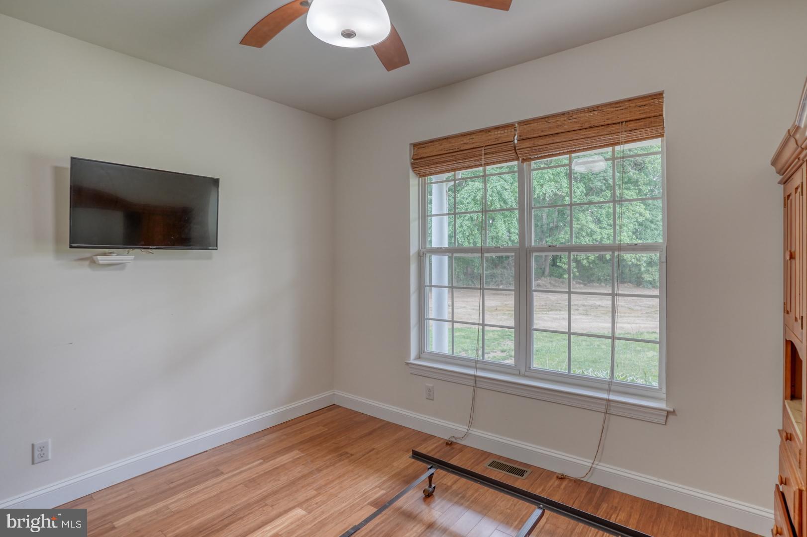 104 Echo Ln