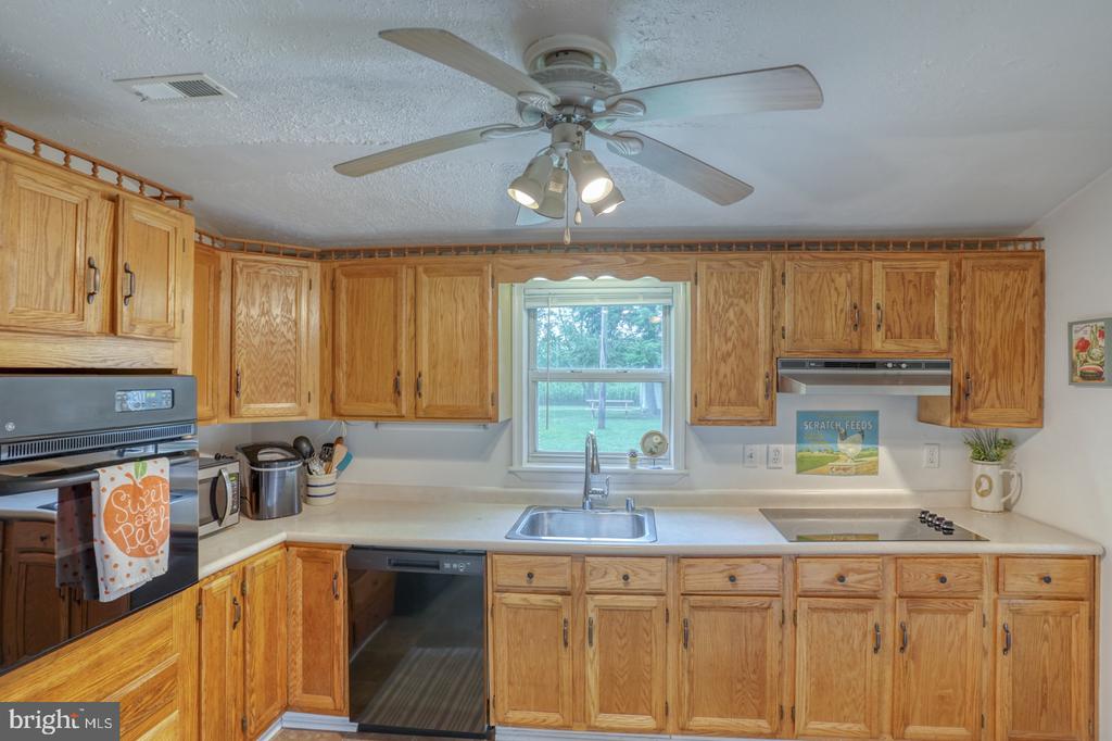 216 Flat Iron Square Rd