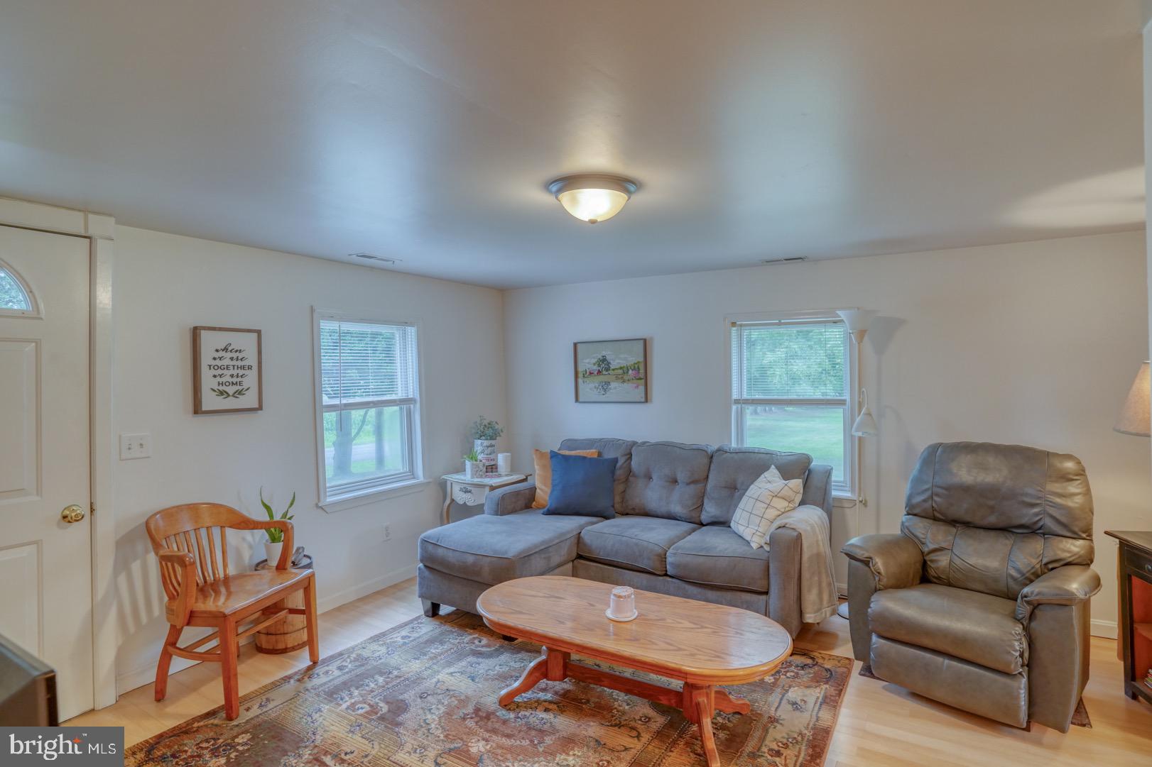 216 Flat Iron Square Rd