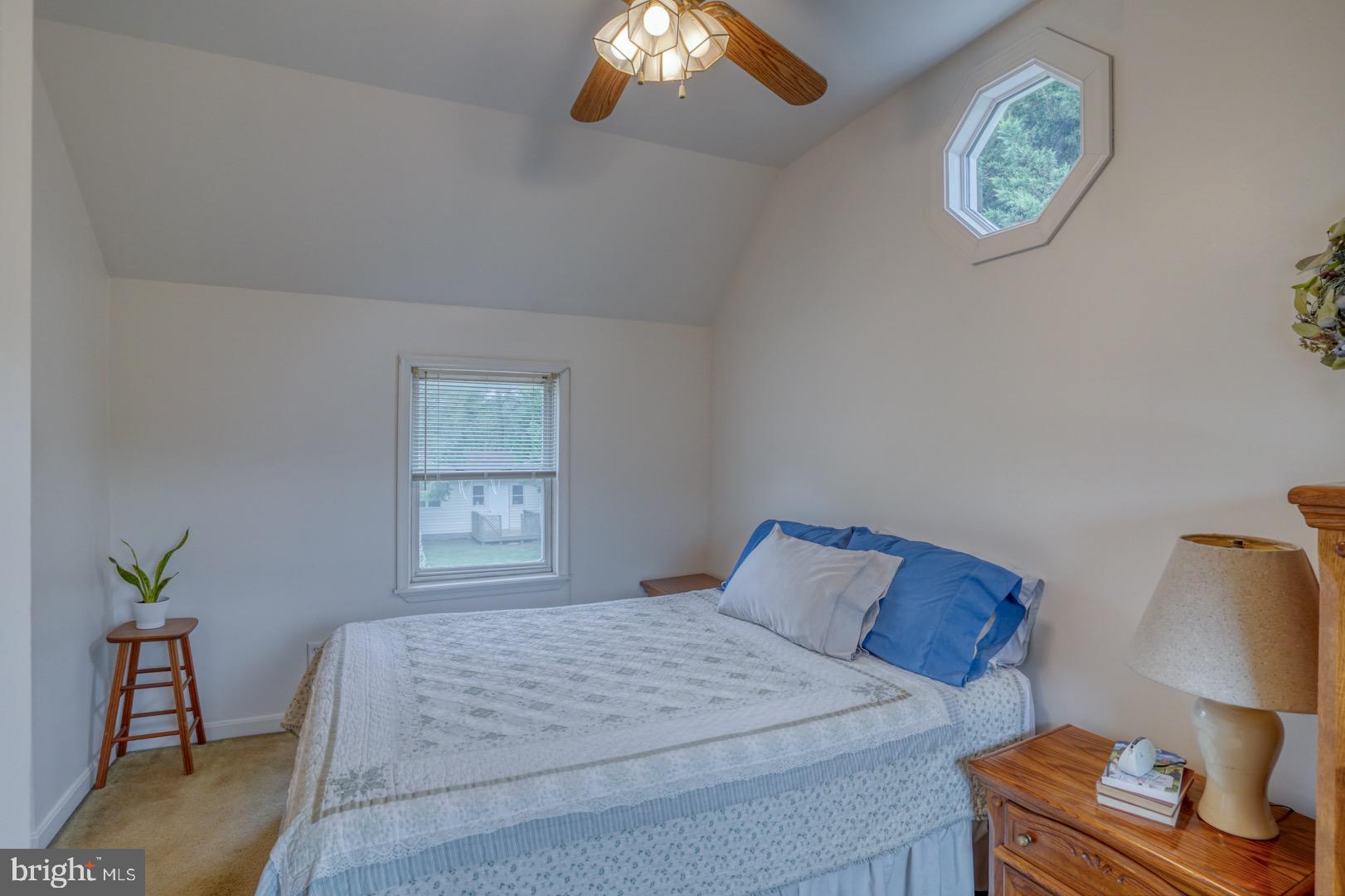 216 Flat Iron Square Rd