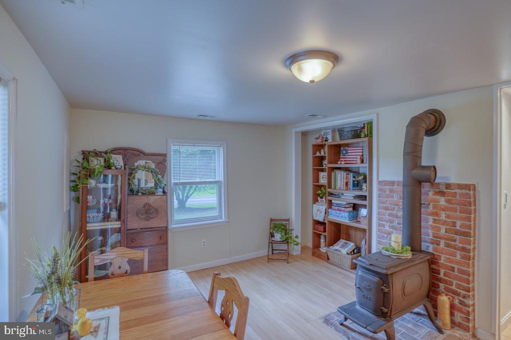 216 Flat Iron Square Rd