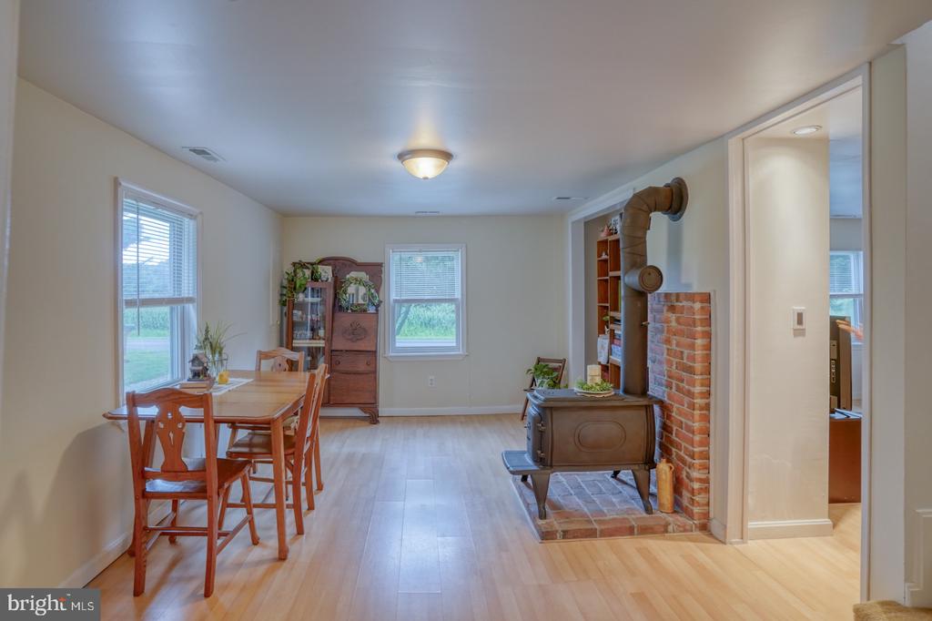216 Flat Iron Square Rd
