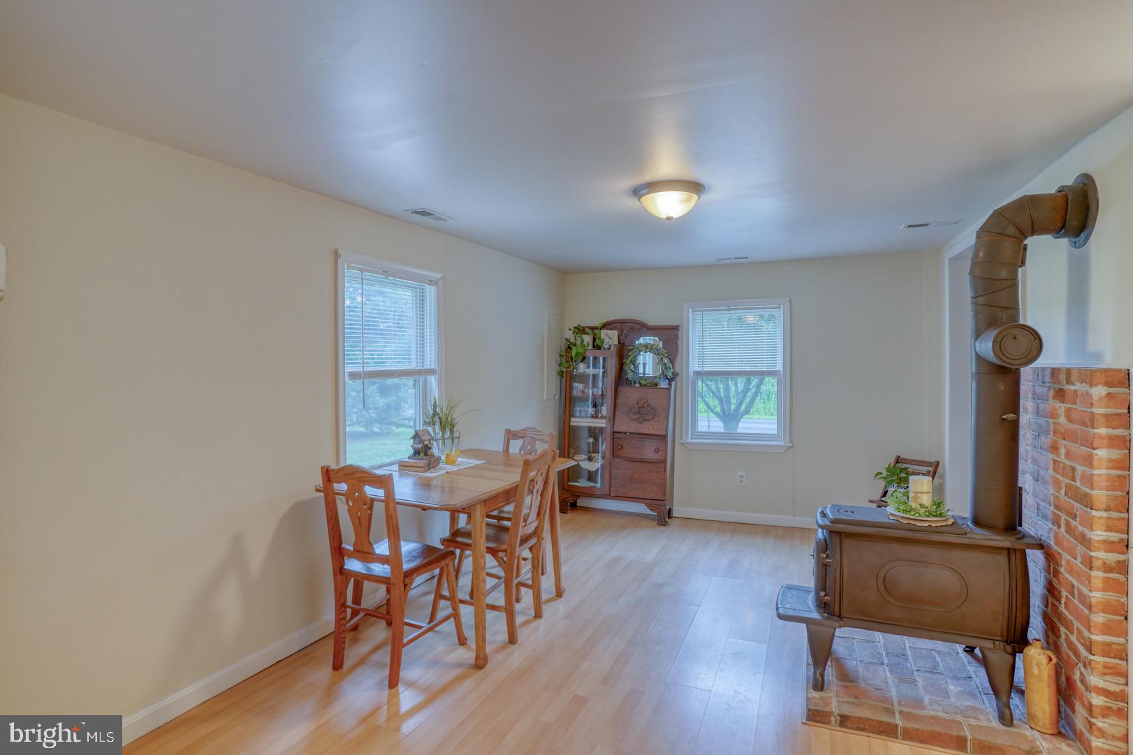 216 Flat Iron Square Rd