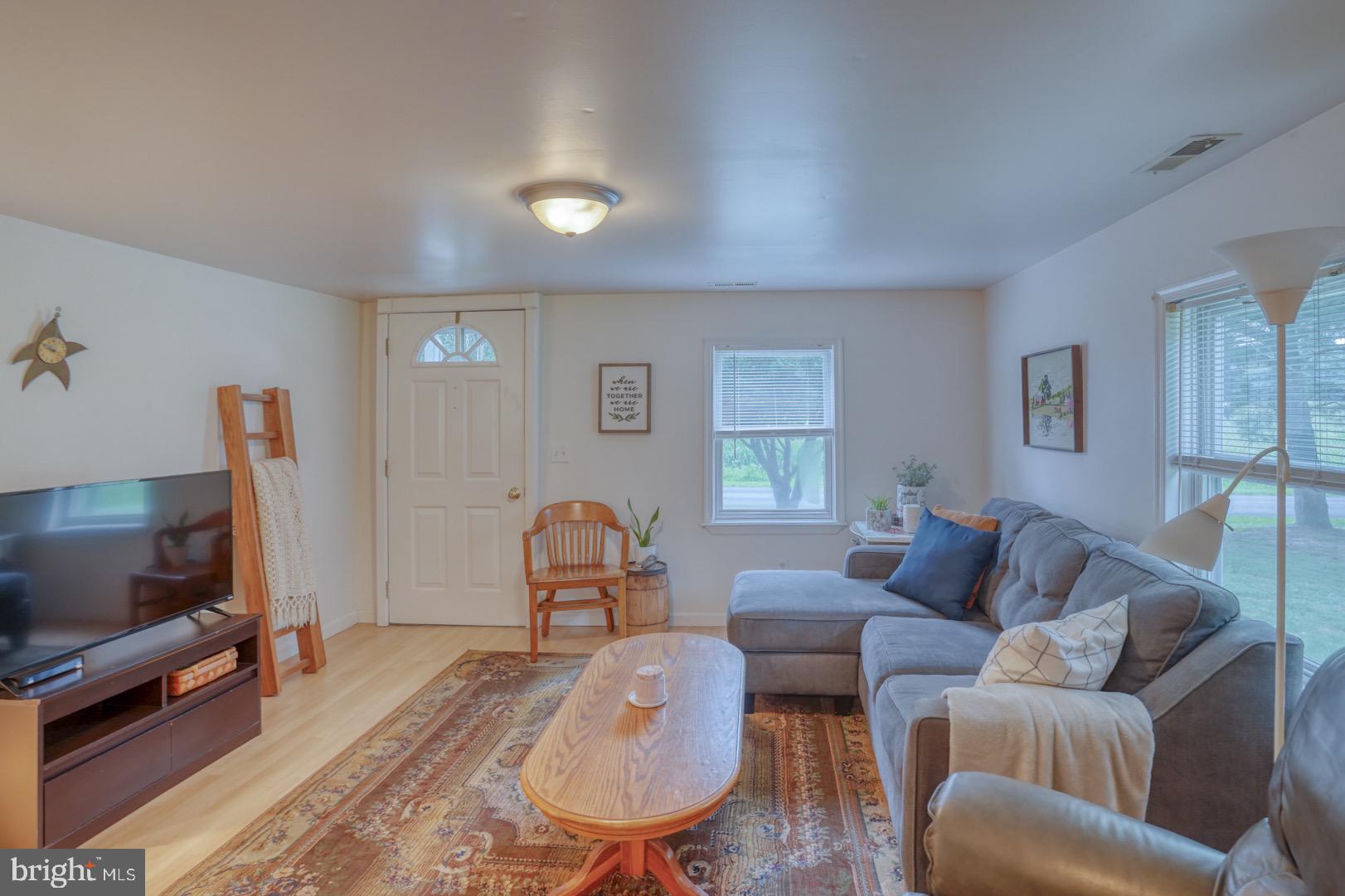 216 Flat Iron Square Rd