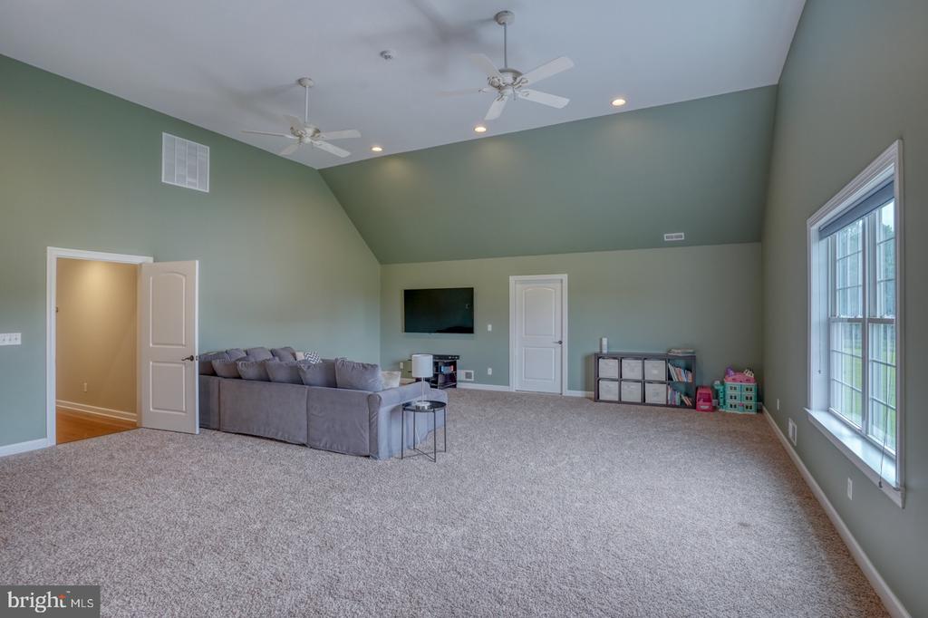 121 Browning Ln