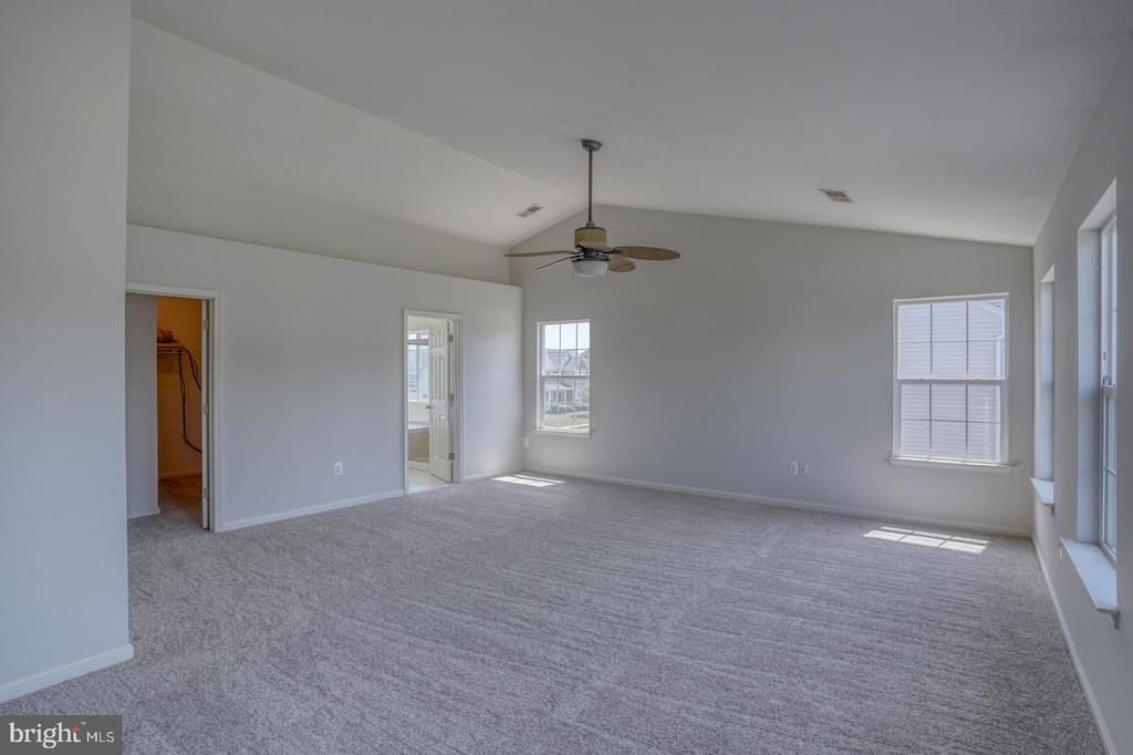 132 Meadowcroft Dr