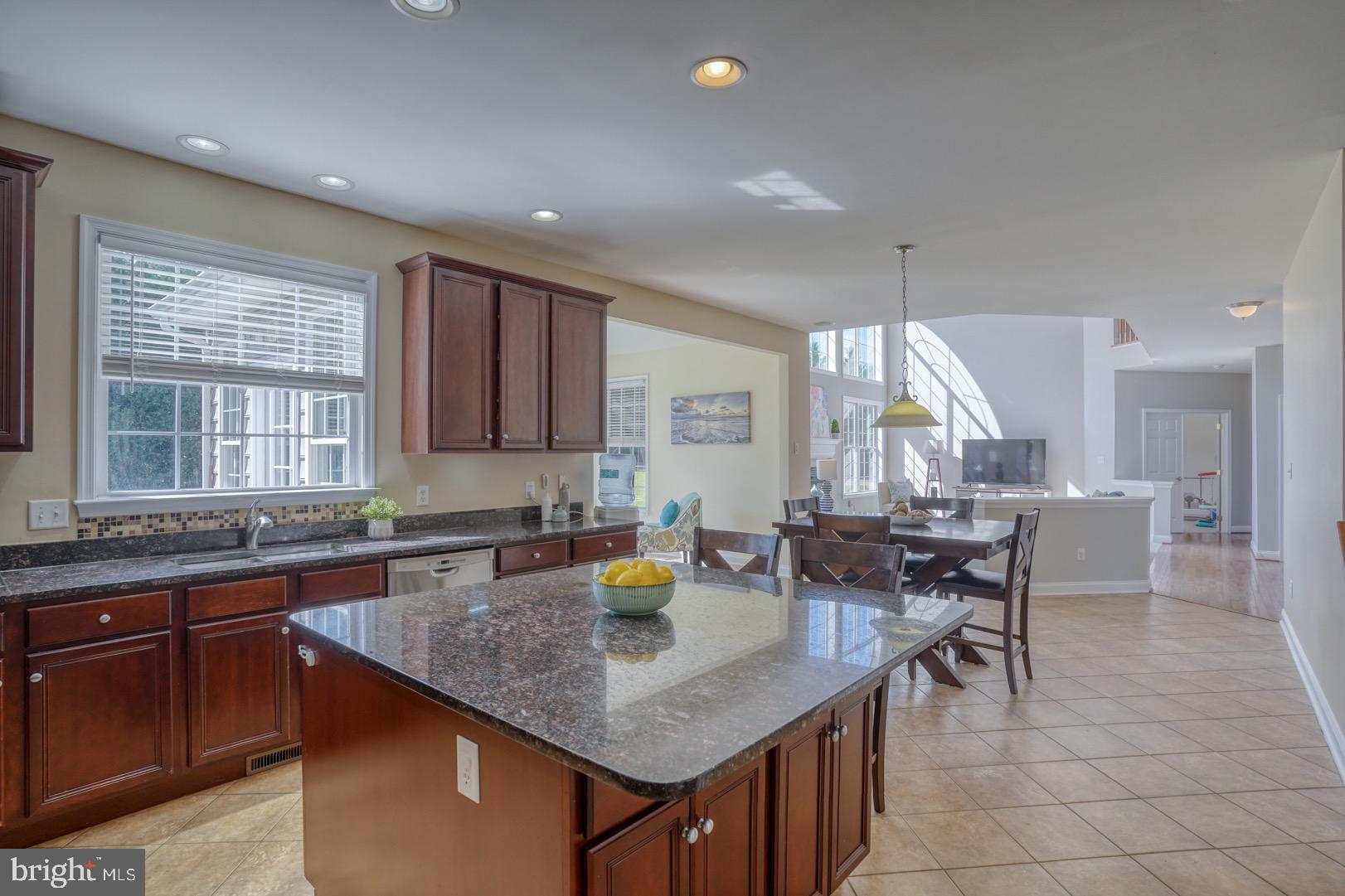 114 Gathering Ct