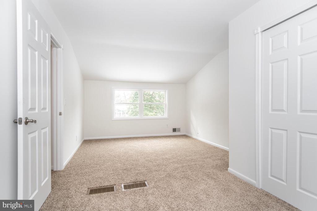 109 Secor Rd