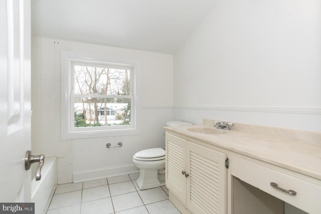 109 Secor Rd