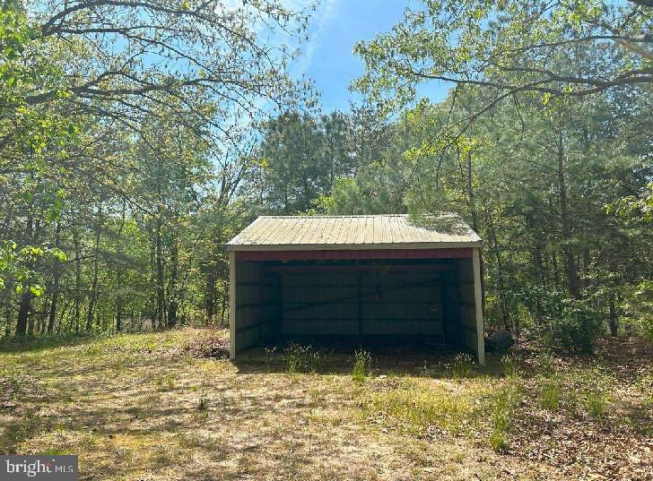 305 Hickory Ln