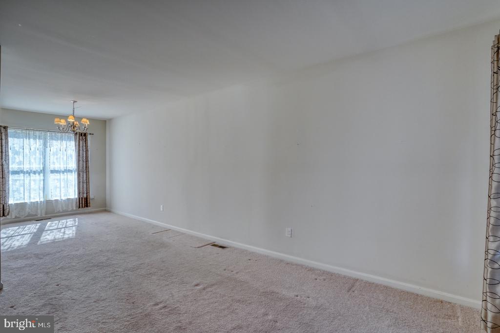 104 Gathering Ct