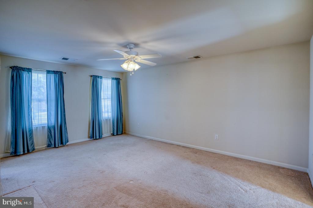 104 Gathering Ct