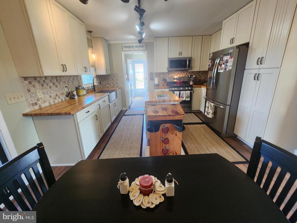 152 Spencer Ln