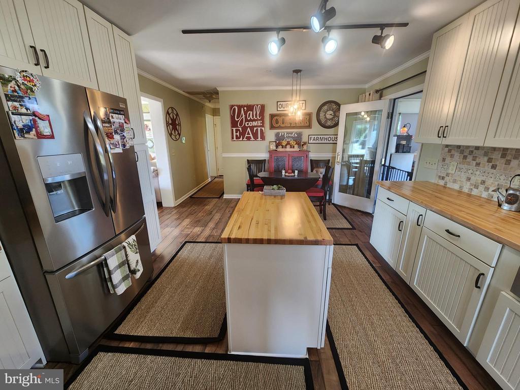 152 Spencer Ln