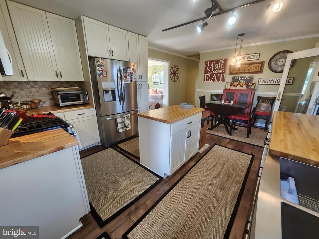 152 Spencer Ln