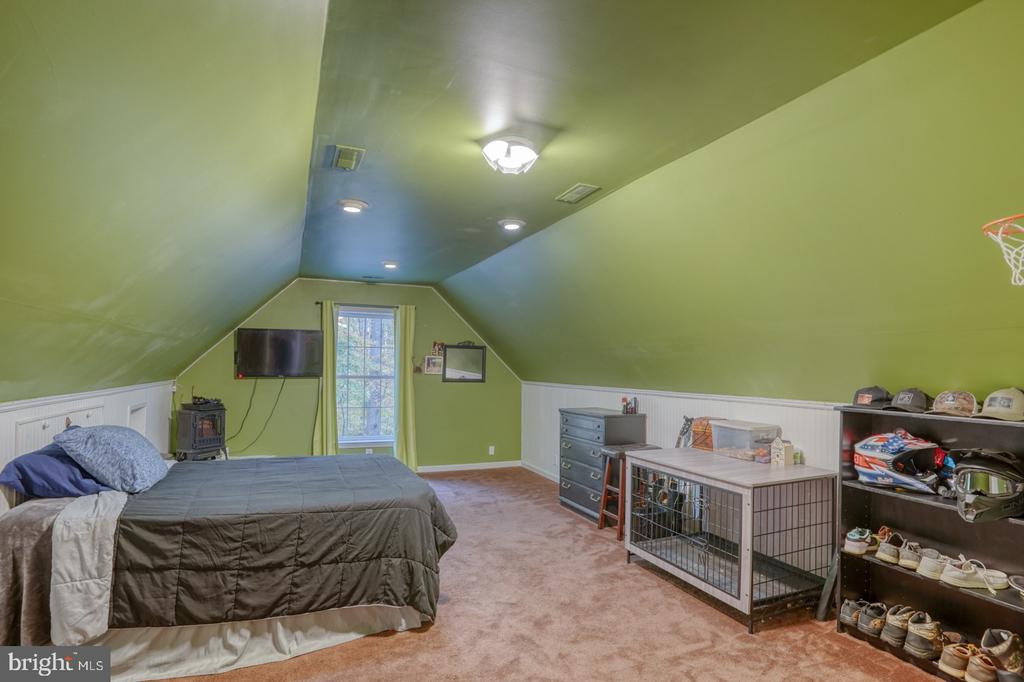 116 Solitude Ln