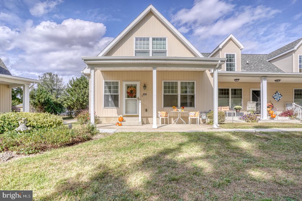 502 Pond Way
