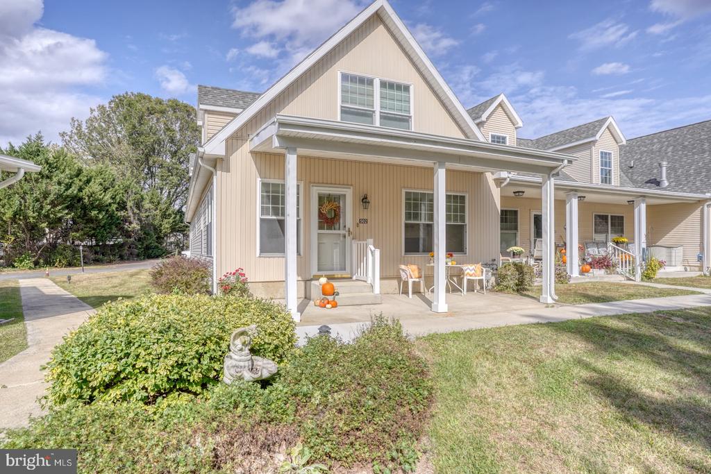 502 Pond Way