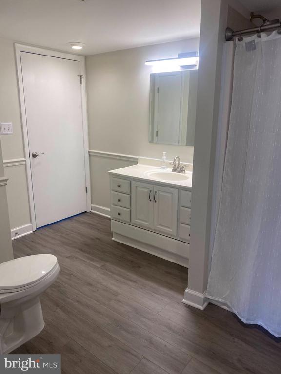 321-3 PINEY NARROWS RD