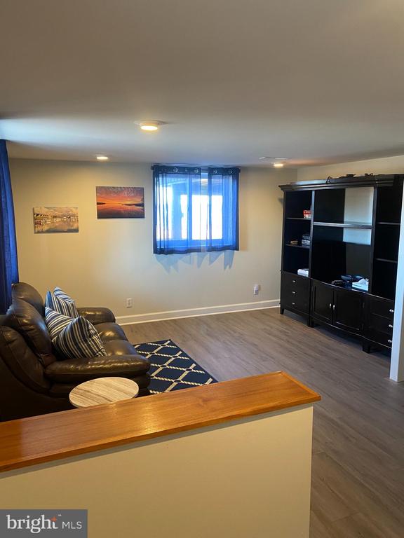 321-3 PINEY NARROWS RD