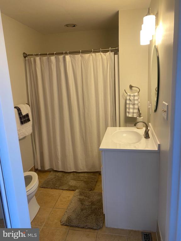 321-3 PINEY NARROWS RD