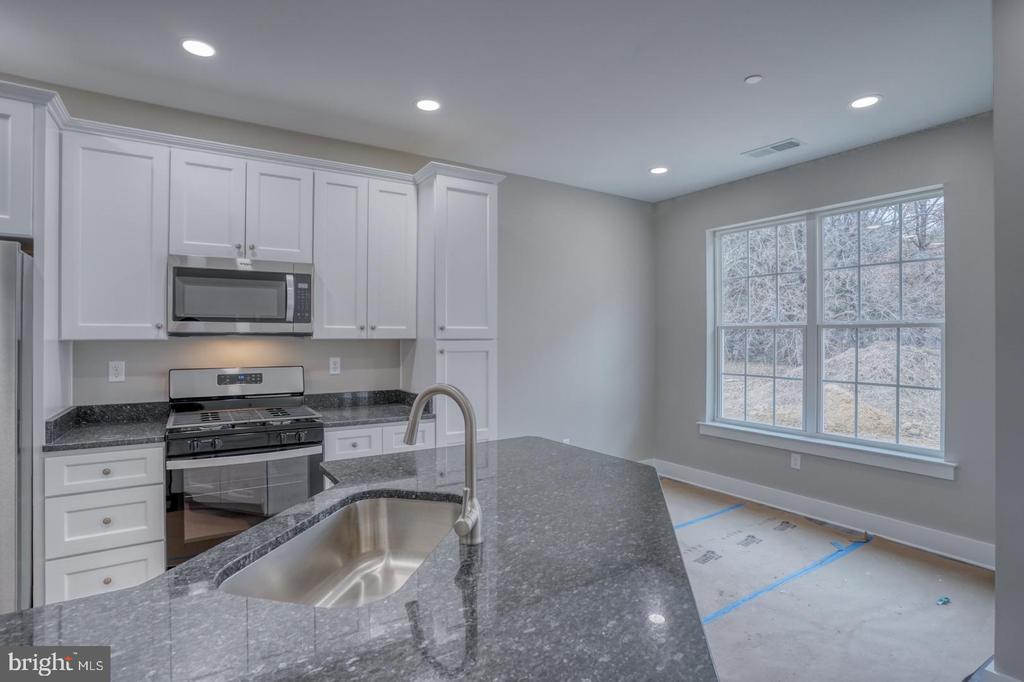 116 W Main St