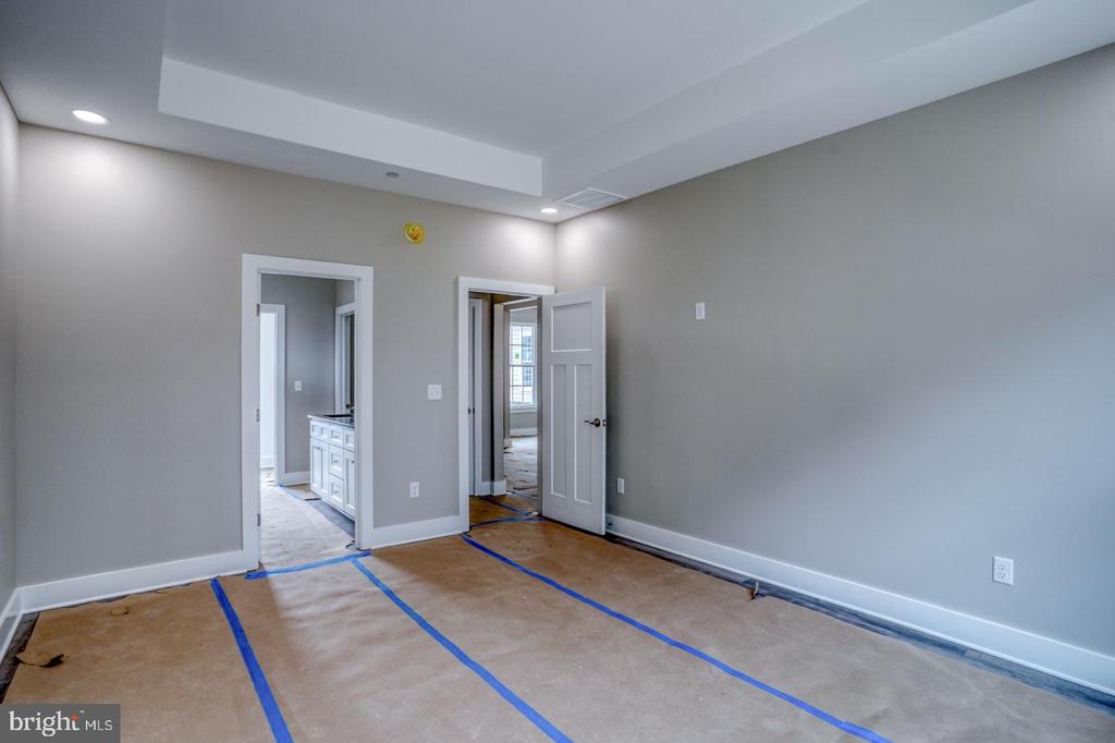 116 W Main St