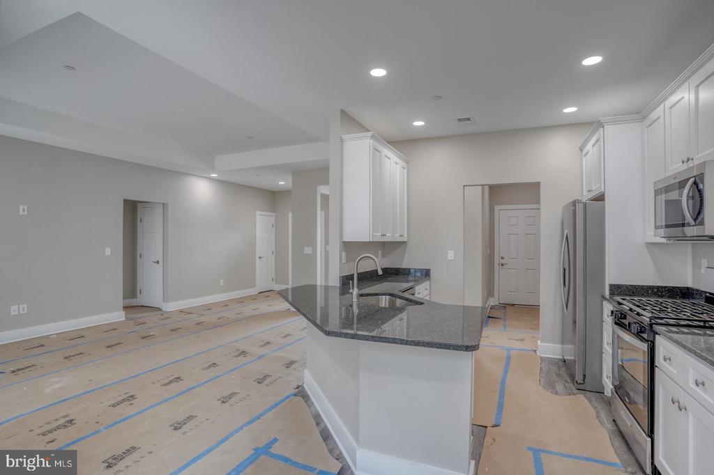 116 W Main St