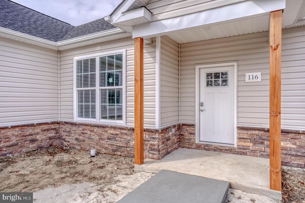 116 W Main St