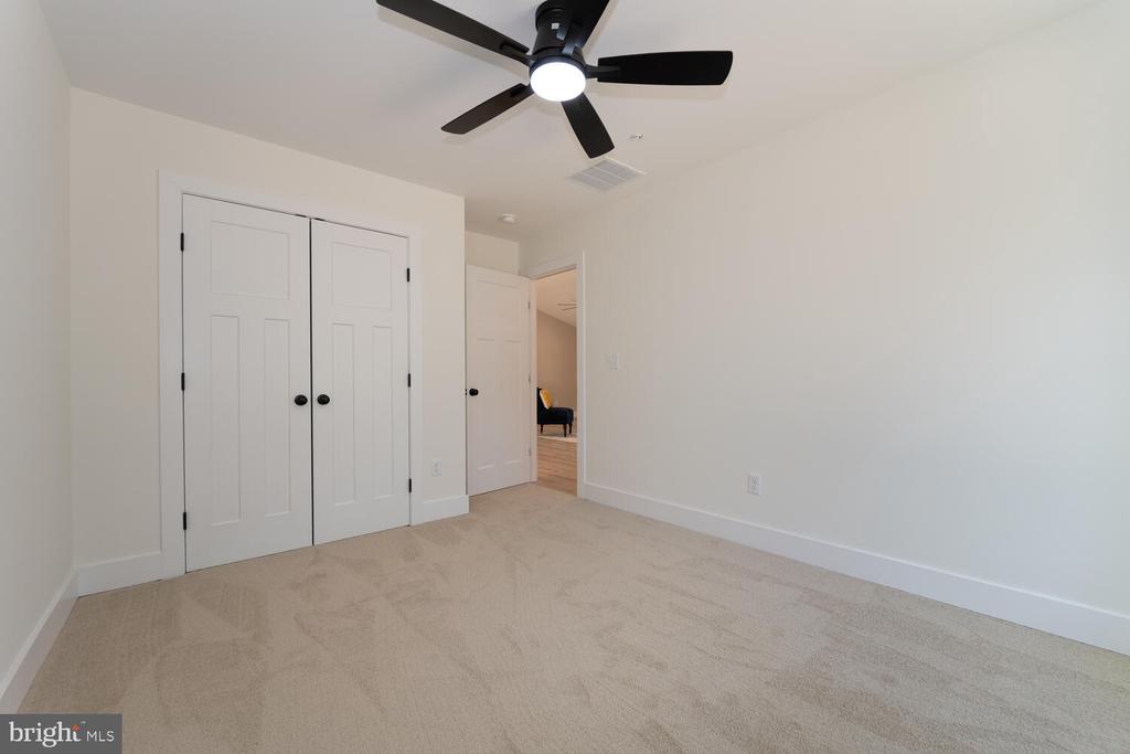 206 Springbrook Ln