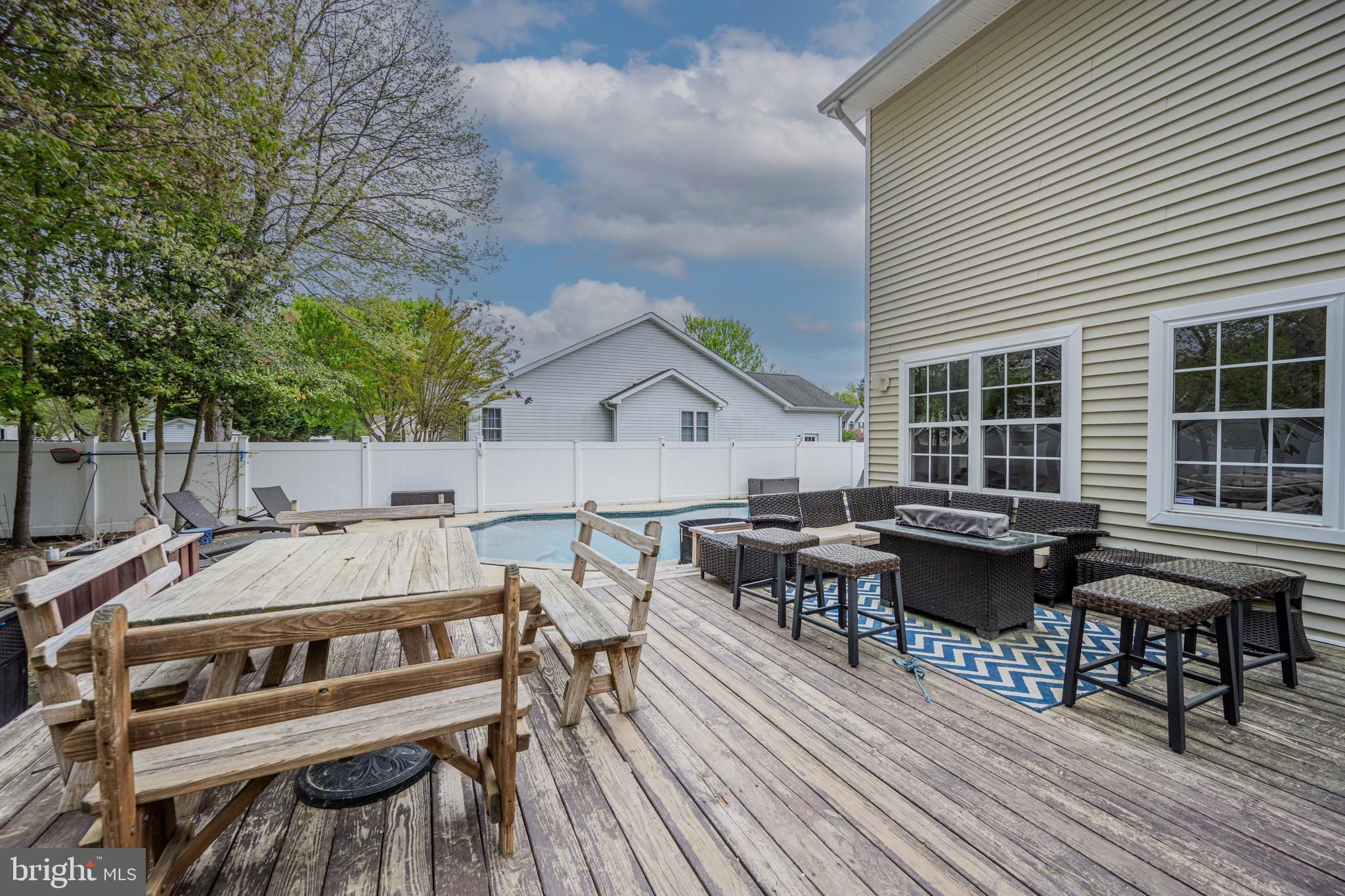 106 Caspian Dr