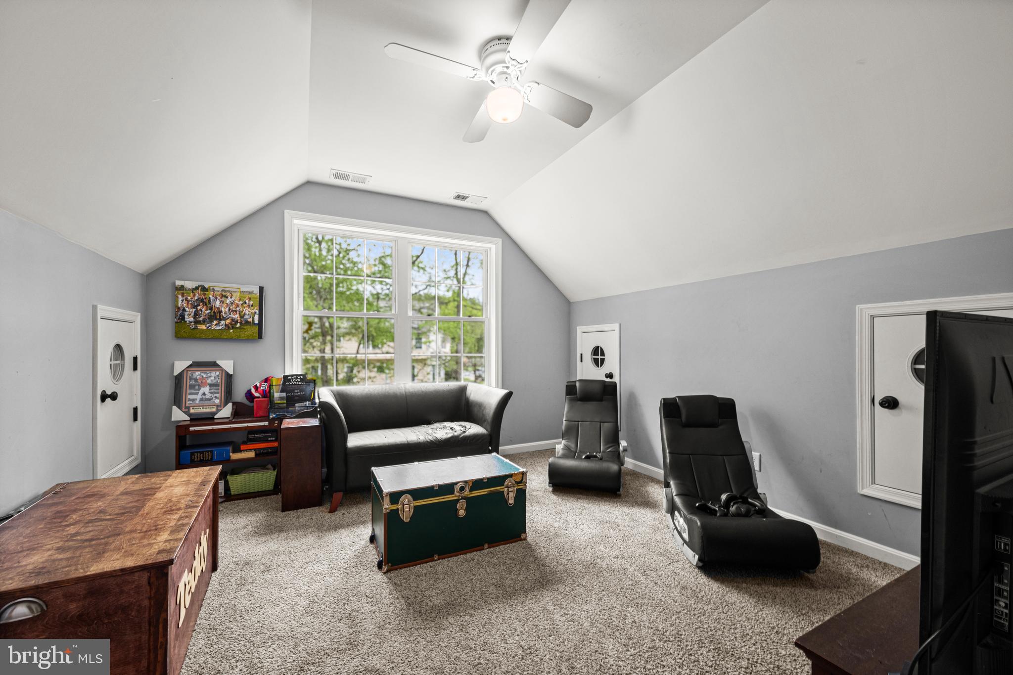 106 Caspian Dr