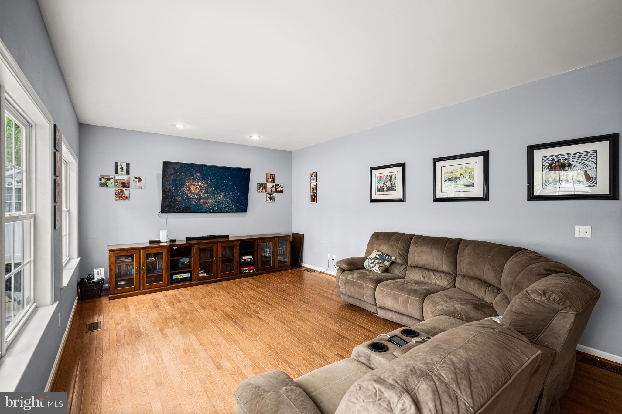106 Caspian Dr