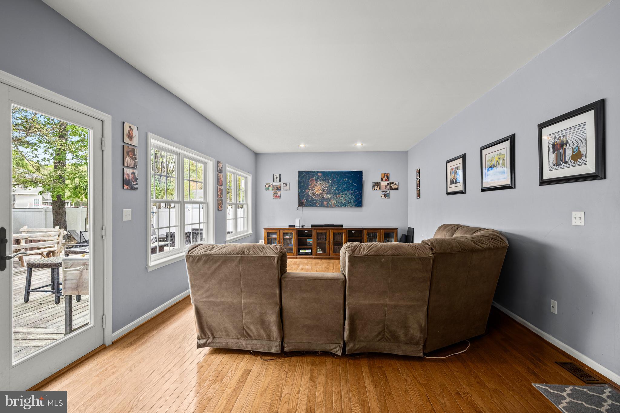 106 Caspian Dr